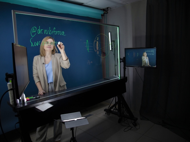 Видеостудия iDesk FullHD Видеостудия iDesk FullHD