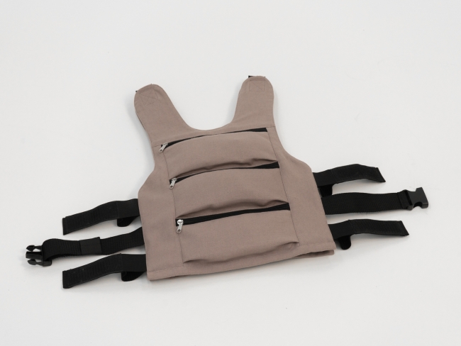 "Утяжелённый жилет" с изменяемым весом от 0.2 до 3.1 кг. для занятий с детьми. "Утяжелённый жилет" с изменяемым весом от 0.2 до 3.1 кг. для занятий с детьми.