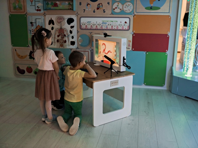 Умное зеркало Логопеда «Зазеркалье» со встроенным ПК и сенсорным экраном