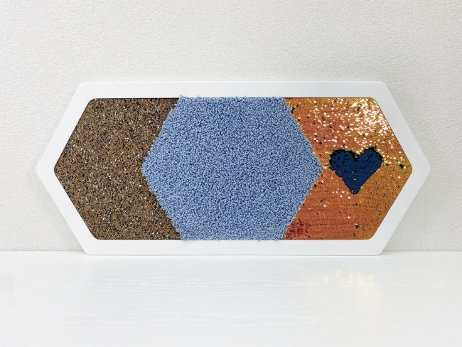 2516.650 Декоративная тактильная панель 3в1 - «Пробка, Ворс, Пайетка» купить в интерне-магазине Veerdan.ru Декоративная тактильная панель 3в1 - «Пробка, Ворс, Пайетка»