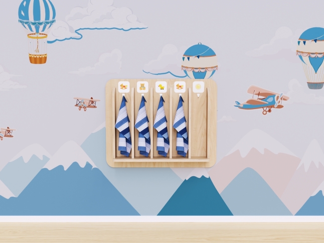 Детская вешалка для полотенец в центральную группу