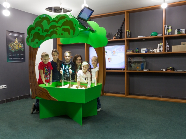 Интерактивная песочница-стол «Полянка» Интерактивная песочница-стол «Полянка»