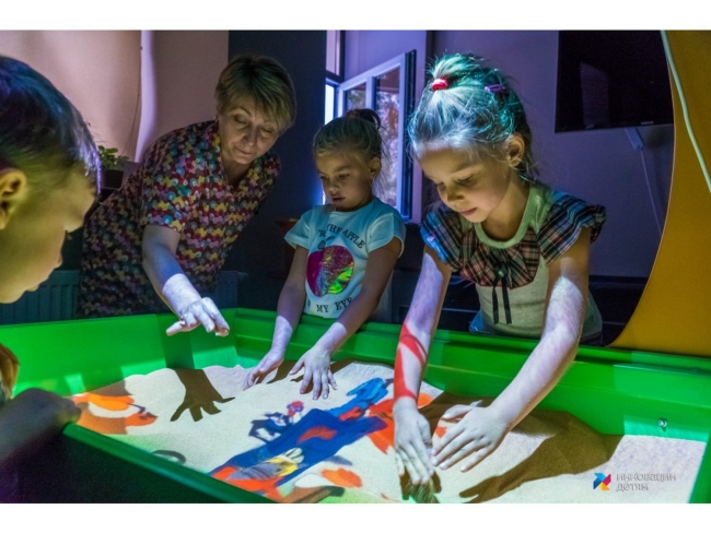 Интерактивная песочница-стол «Полянка» Интерактивная песочница-стол «Полянка»