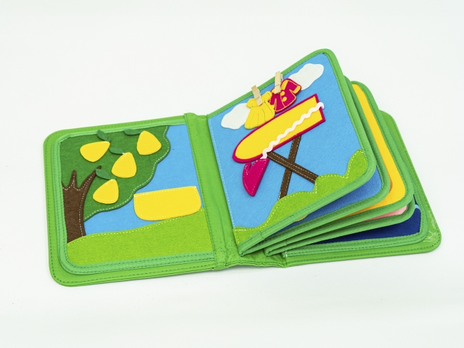 Развивающая игрушка для малышей «Первая книга» Развивающая игрушка для малышей «Первая книга»