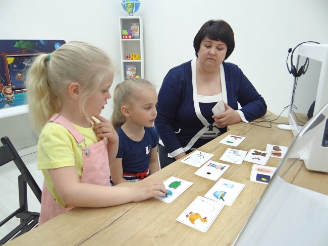 Стол психолога-дефектолога «АЛМА ПРО» Стол психолога-дефектолога «АЛМА ПРО»